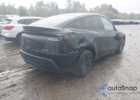 2026 Tesla Model Y Long Range Dual Motor All-Wheel Drive/Long Range Launch Series z USA, uszkodzony, nr VIN 7SAYGDEE7TF427727